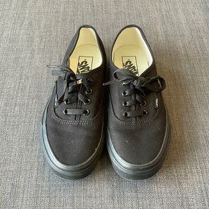 Vans black skater shoes